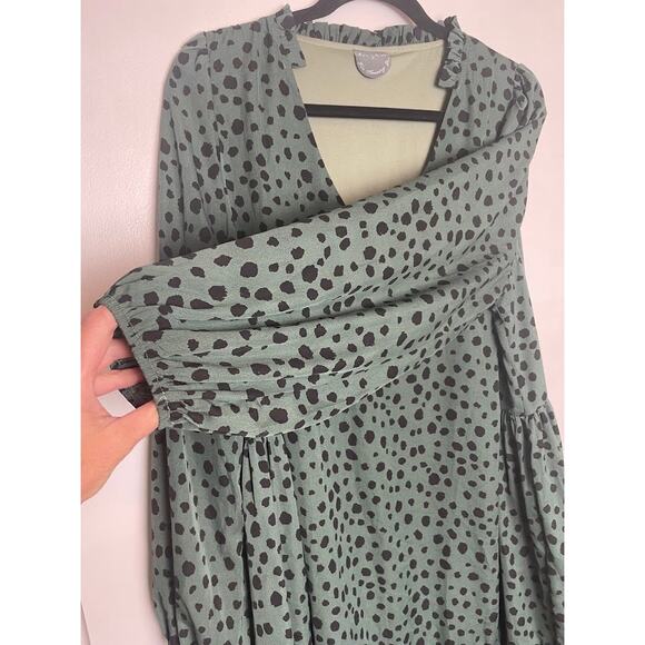 Arula Leopard Print Green Shift Dress Size A/XL Long Sleeve Knee Length V-Neck - Picture 4 of 13